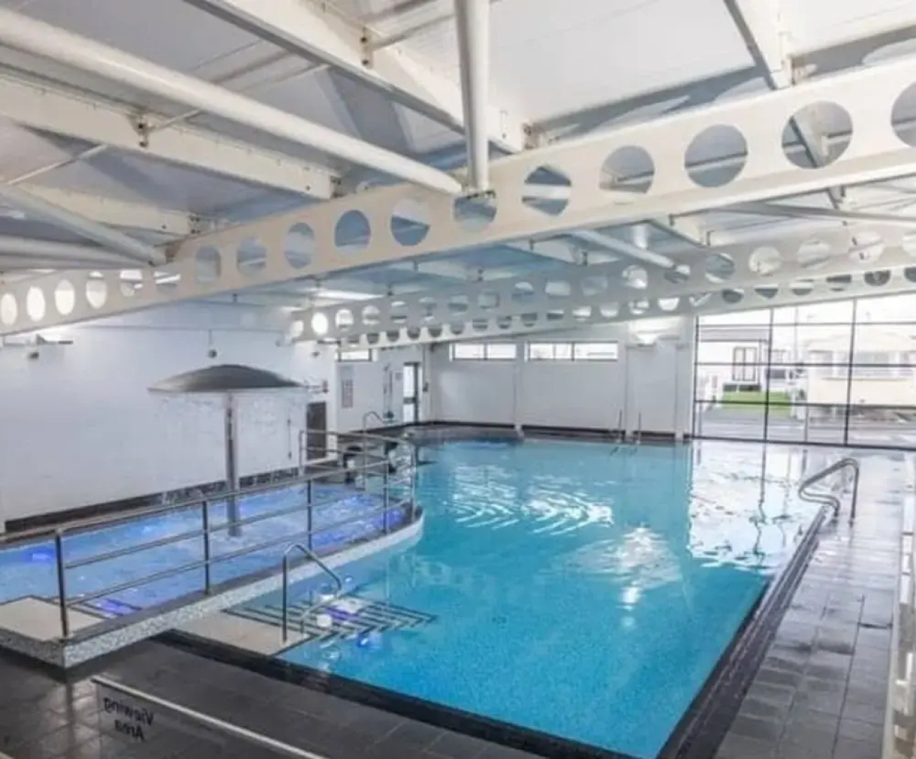 Lovely 3-bed Caravan in Towyn