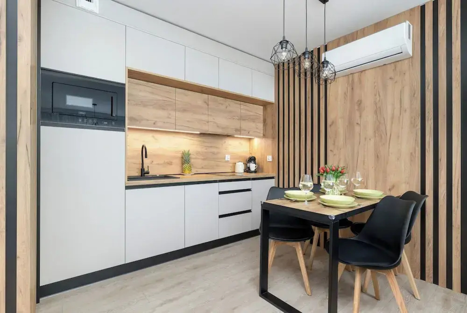 Apartment With Parking by Renters
