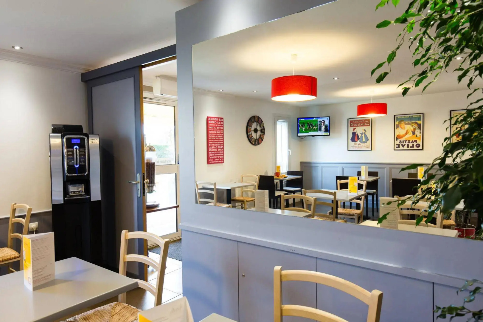 Kyriad Direct Orleans Ouest