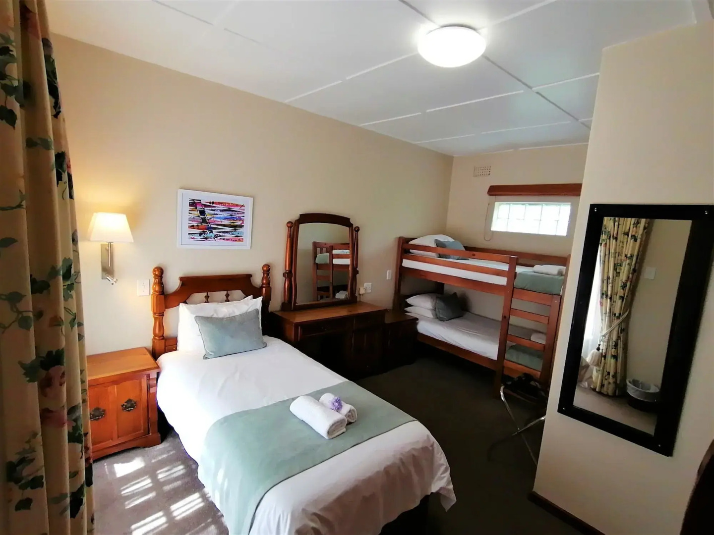 Eight Bells Mountain Inn