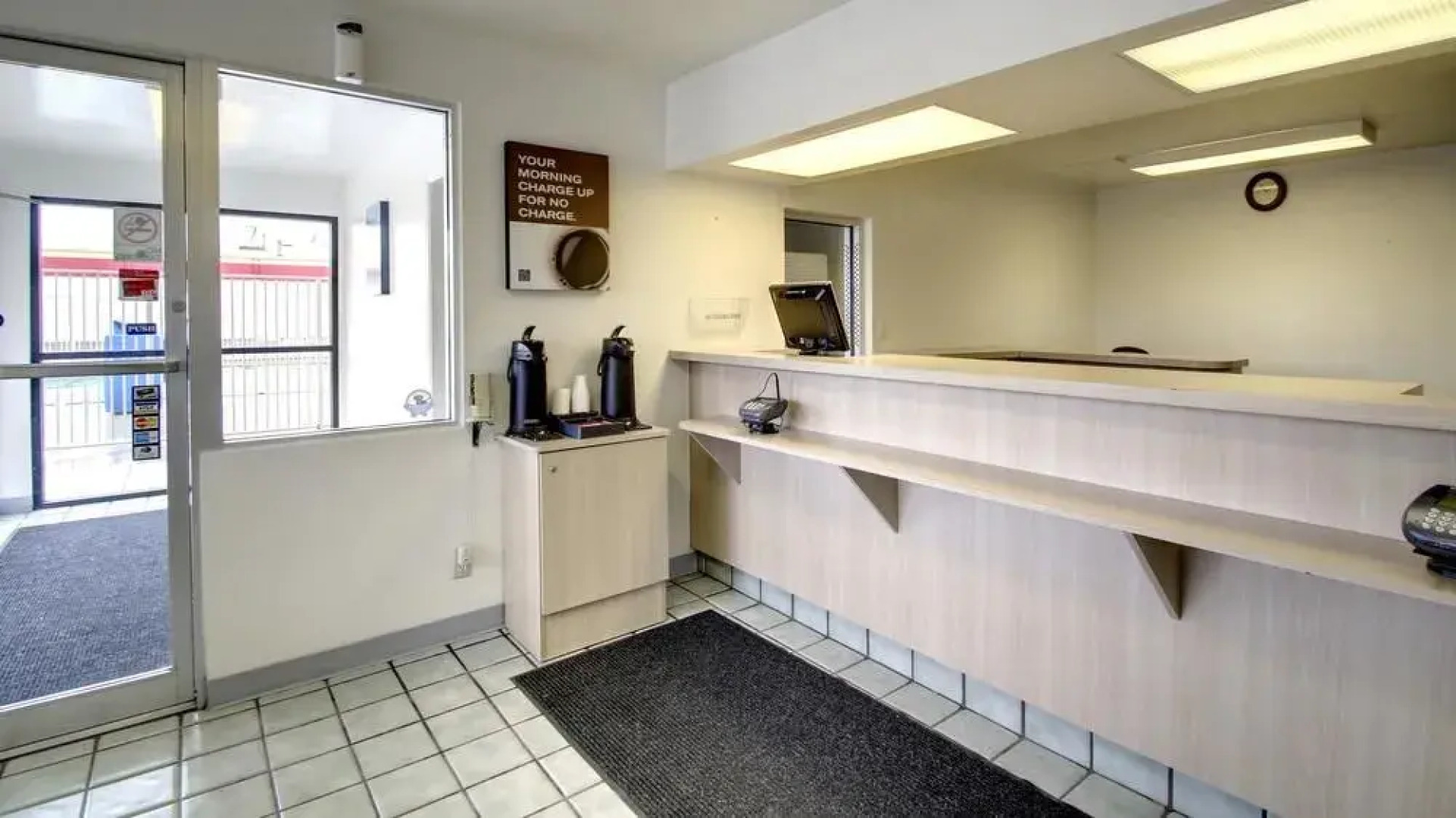 Motel 6 Manhattan Kansas