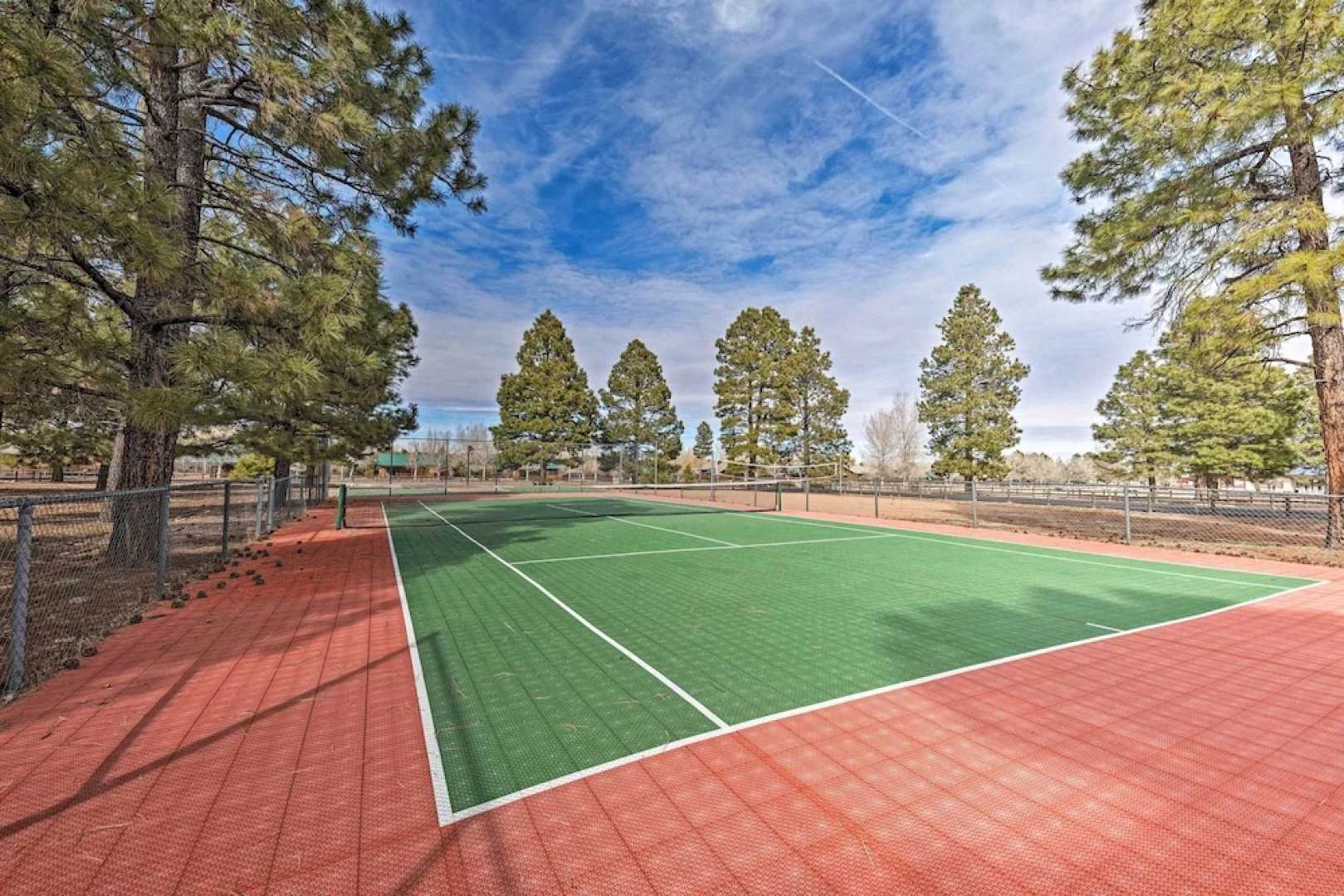 Overgaard Condo w/ Balcony, Near Hiking & Golfing