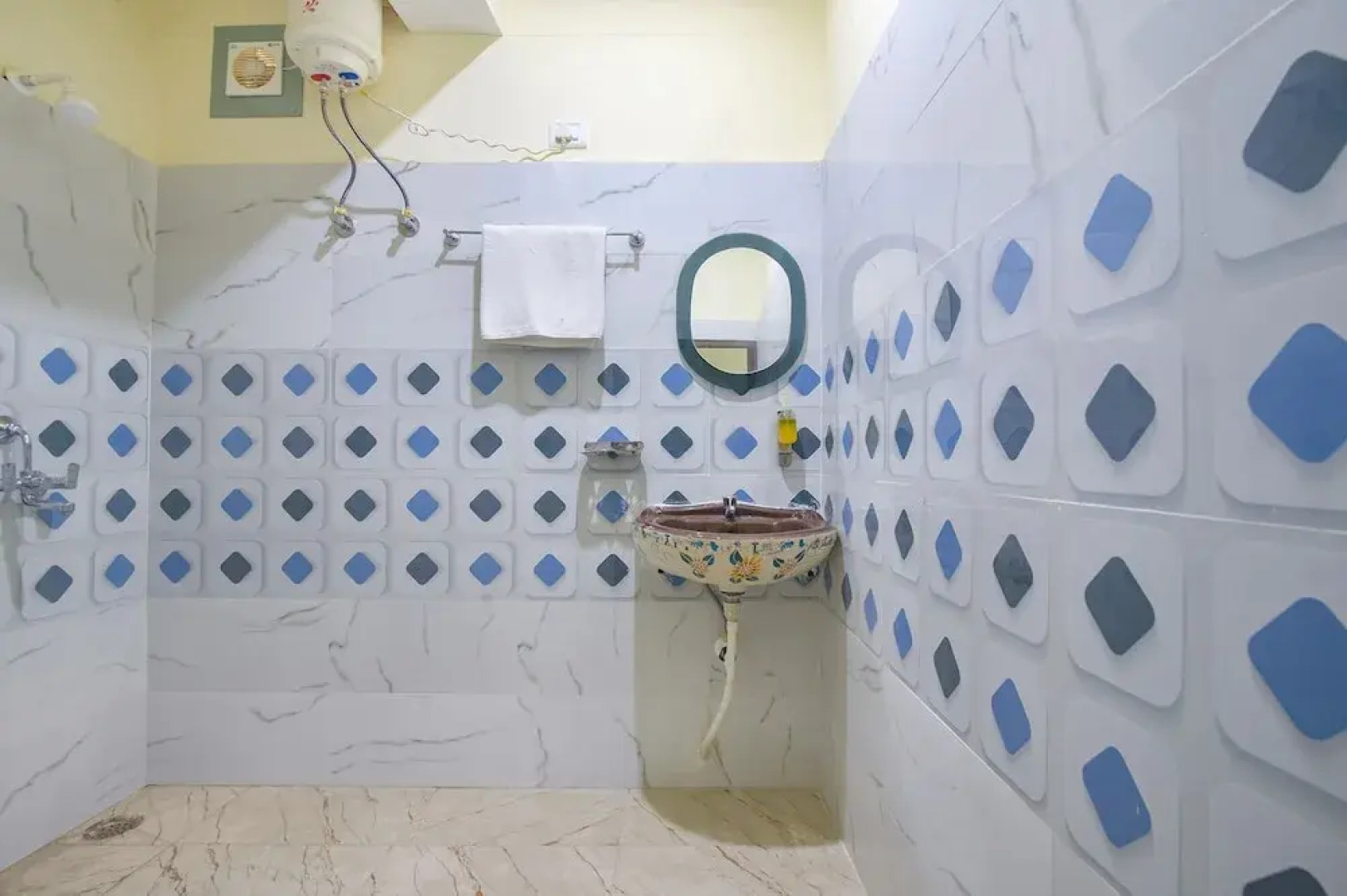 FabHotel Magadh Crystal