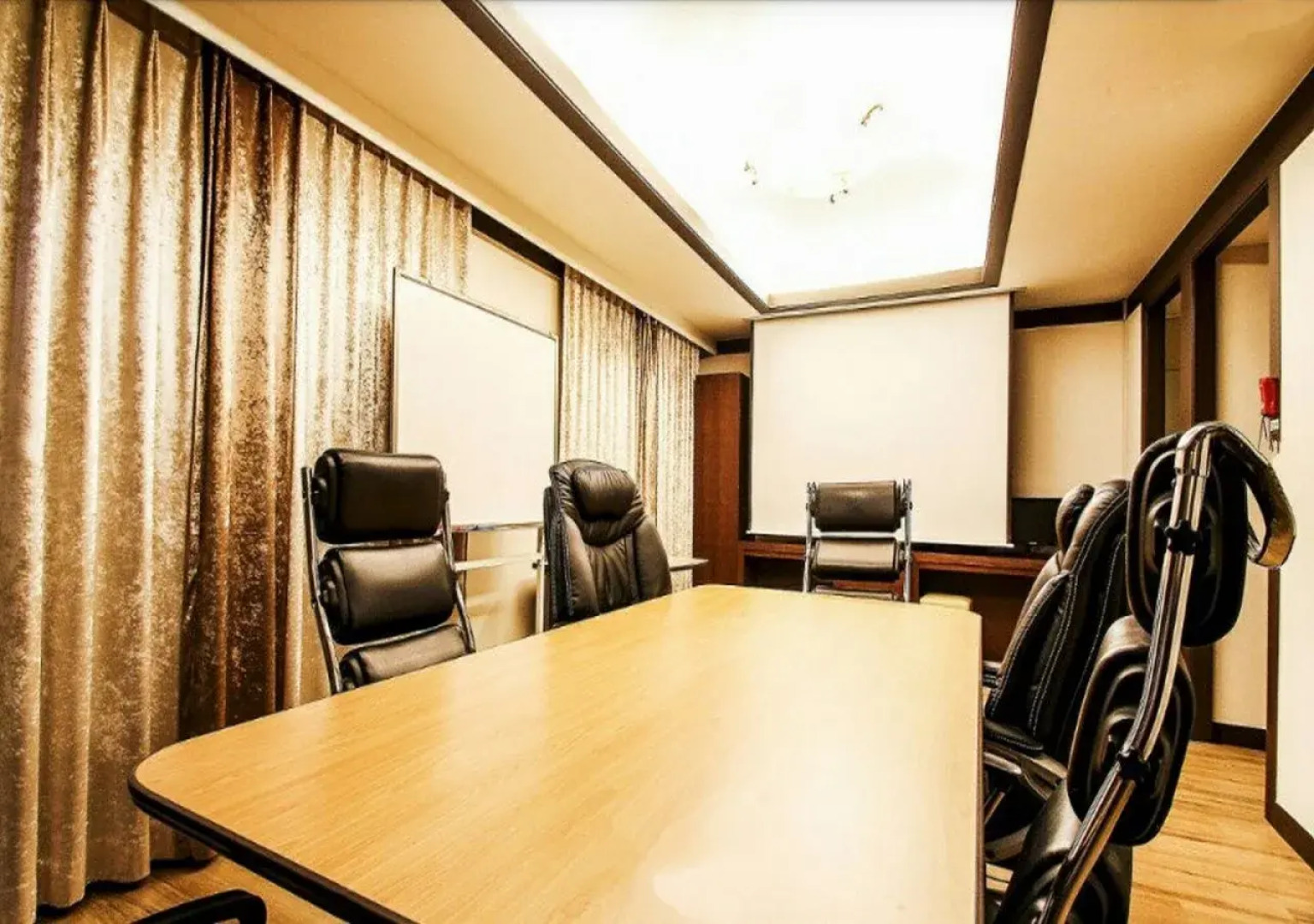 Charlot Castle Hotel