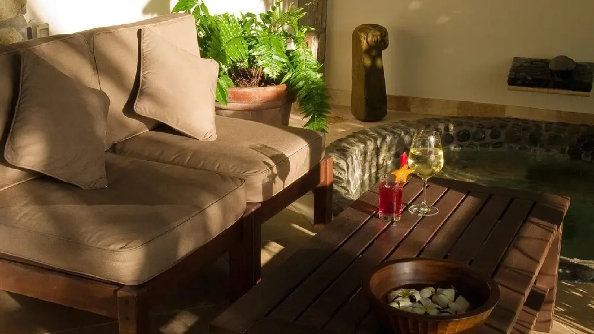 FireFly Hotel Mustique