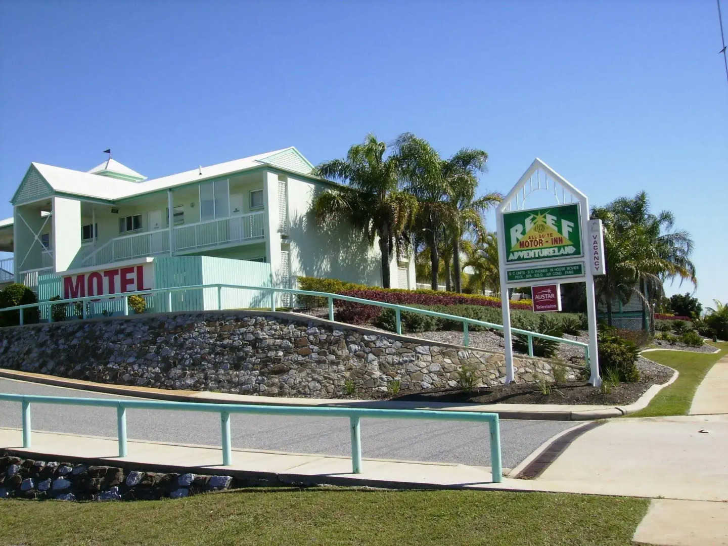 Reef Adventureland Motel