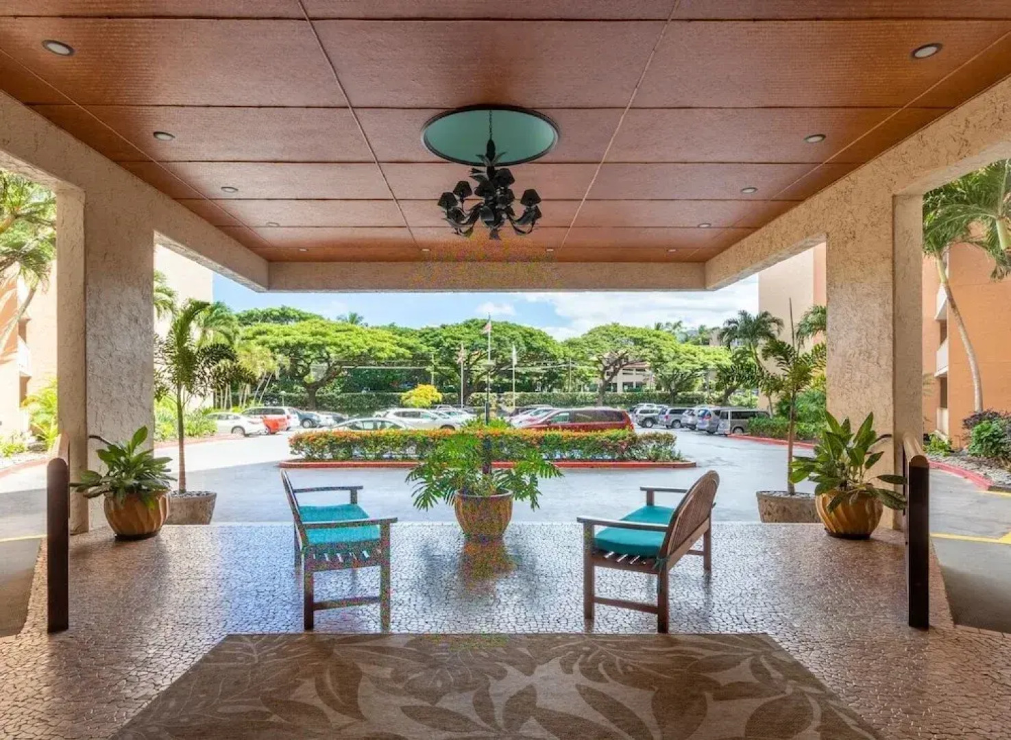 Royal Kahana 702 Studio Bedroom Condo by RedAwning