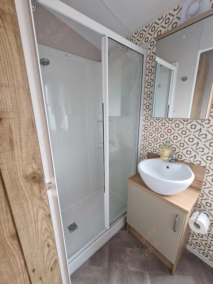 Stunning Platinum Caravan in Rhyl 2 Mins to Beach