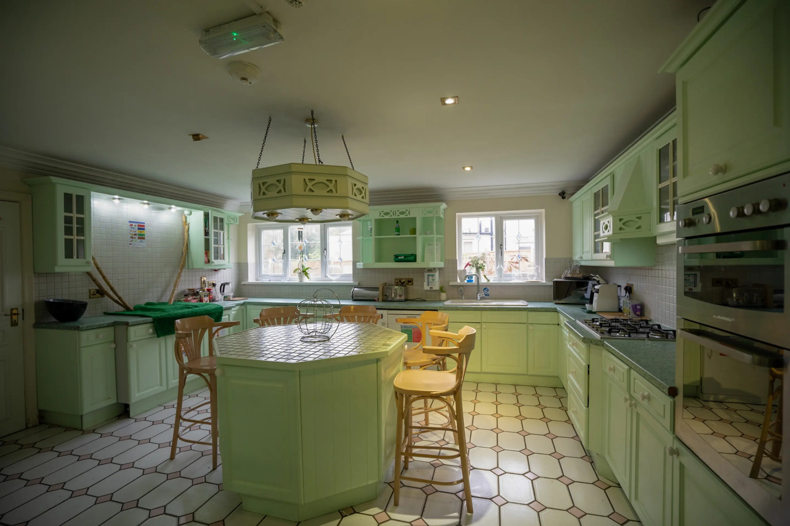 OYO Oakcroft Guest House Manchester Airport