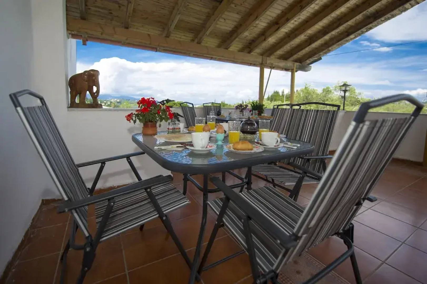 Corfu Room Apartments in a Piecefull and Full of Olive Trees Location