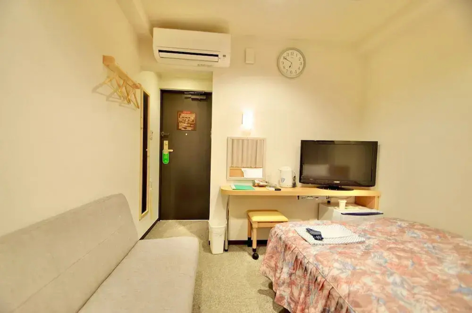 HiroshimaEkimae Universal Hotel ShikansenguchiMigi