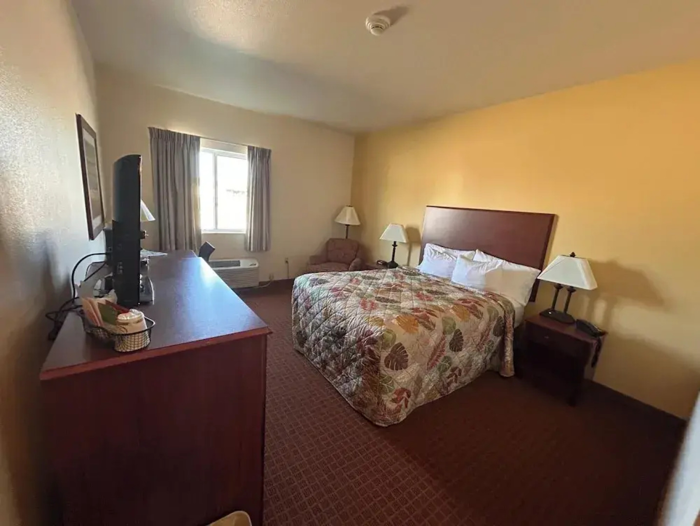 Park View Inn & Suites Hoisington