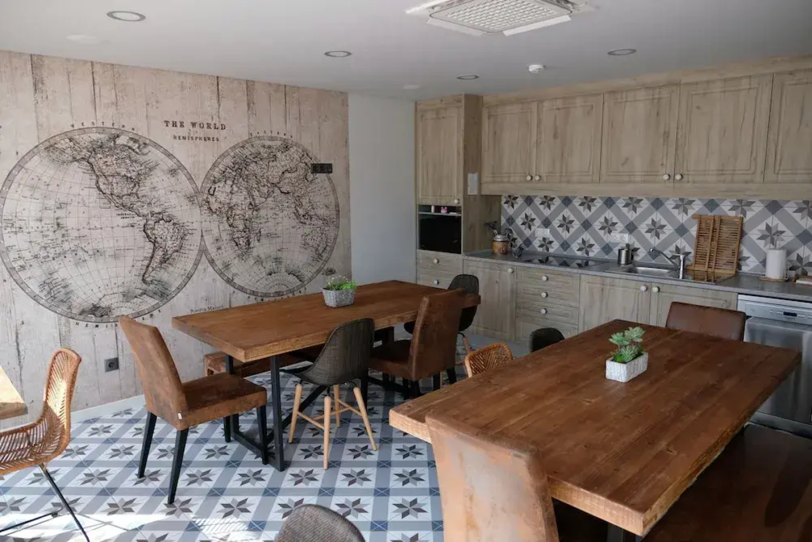 Royal Beach Hostel & Suites