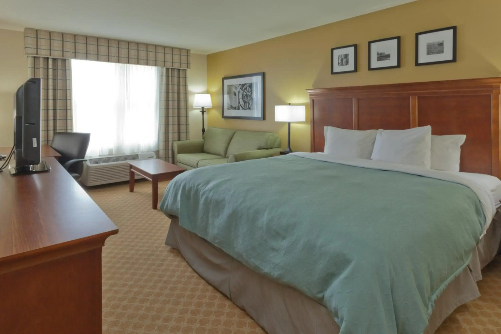 Country Inn & Suites by Radisson, Holland, MI
