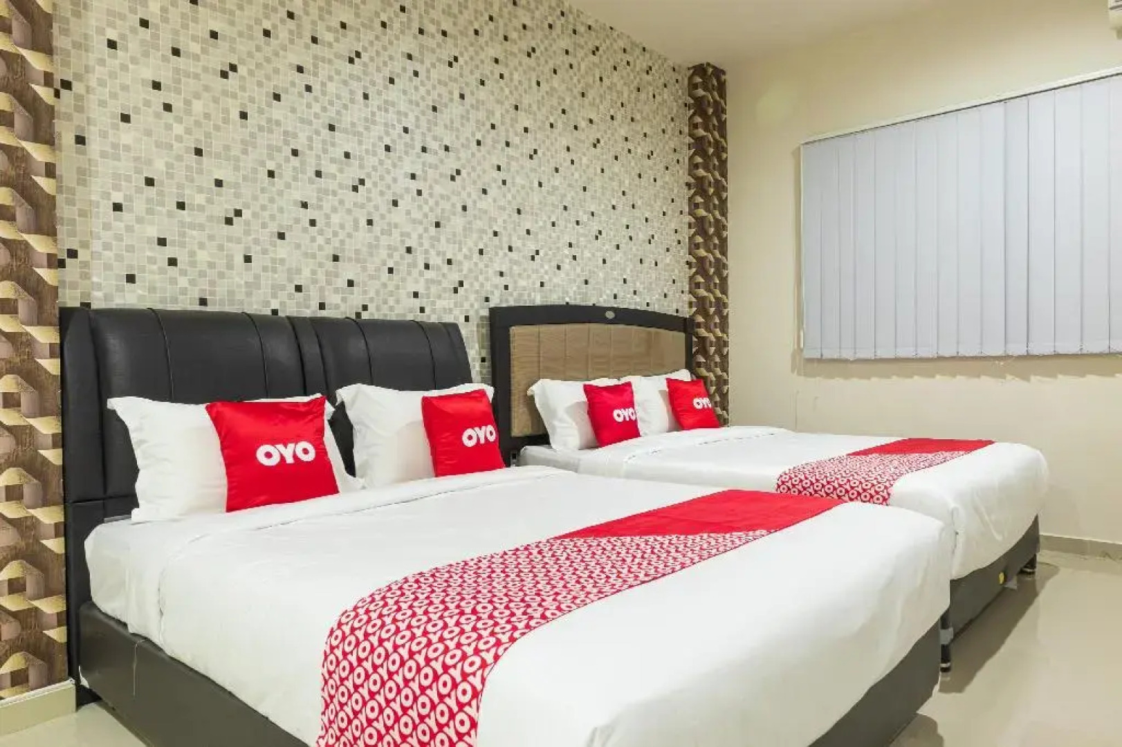 OYO 1977 Harvest Residence