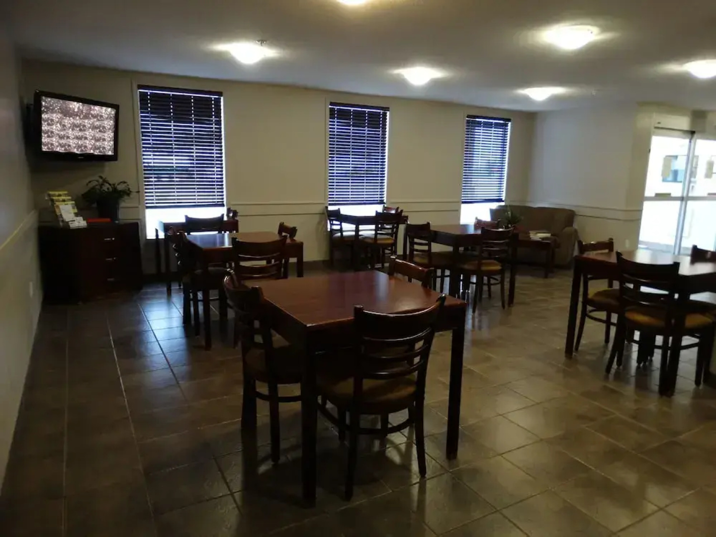 R&R Inn & Suites