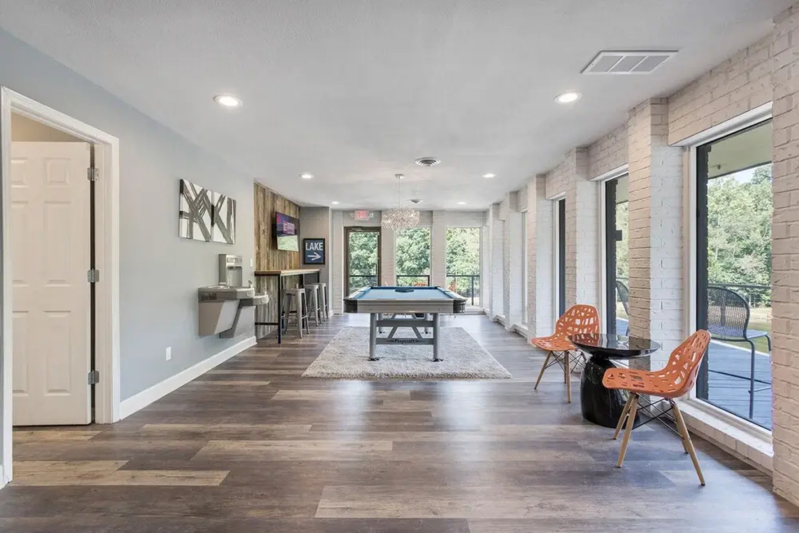 The Relaxing Lakeside Suites