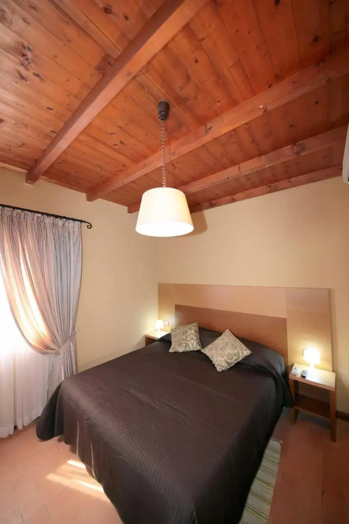 Villa Diana, Marche - intera struttura con piscina