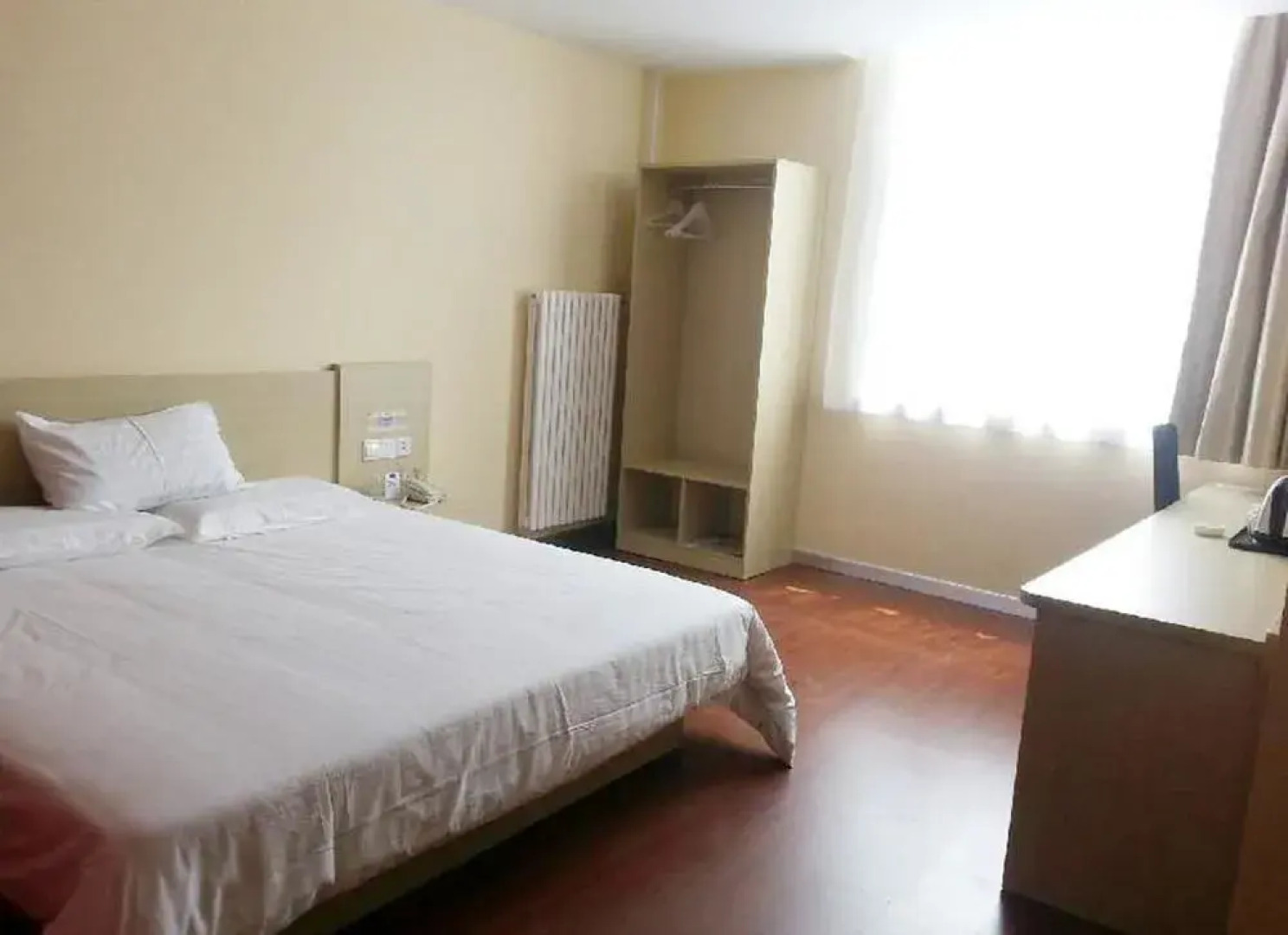 Hanting Hotel (Xinxiang Pingyuan Road)