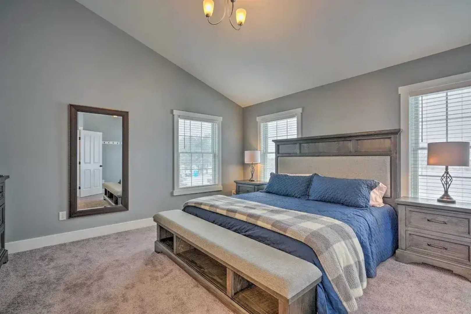 'echo Base Lodge' Near Holiday Valley Slopes!