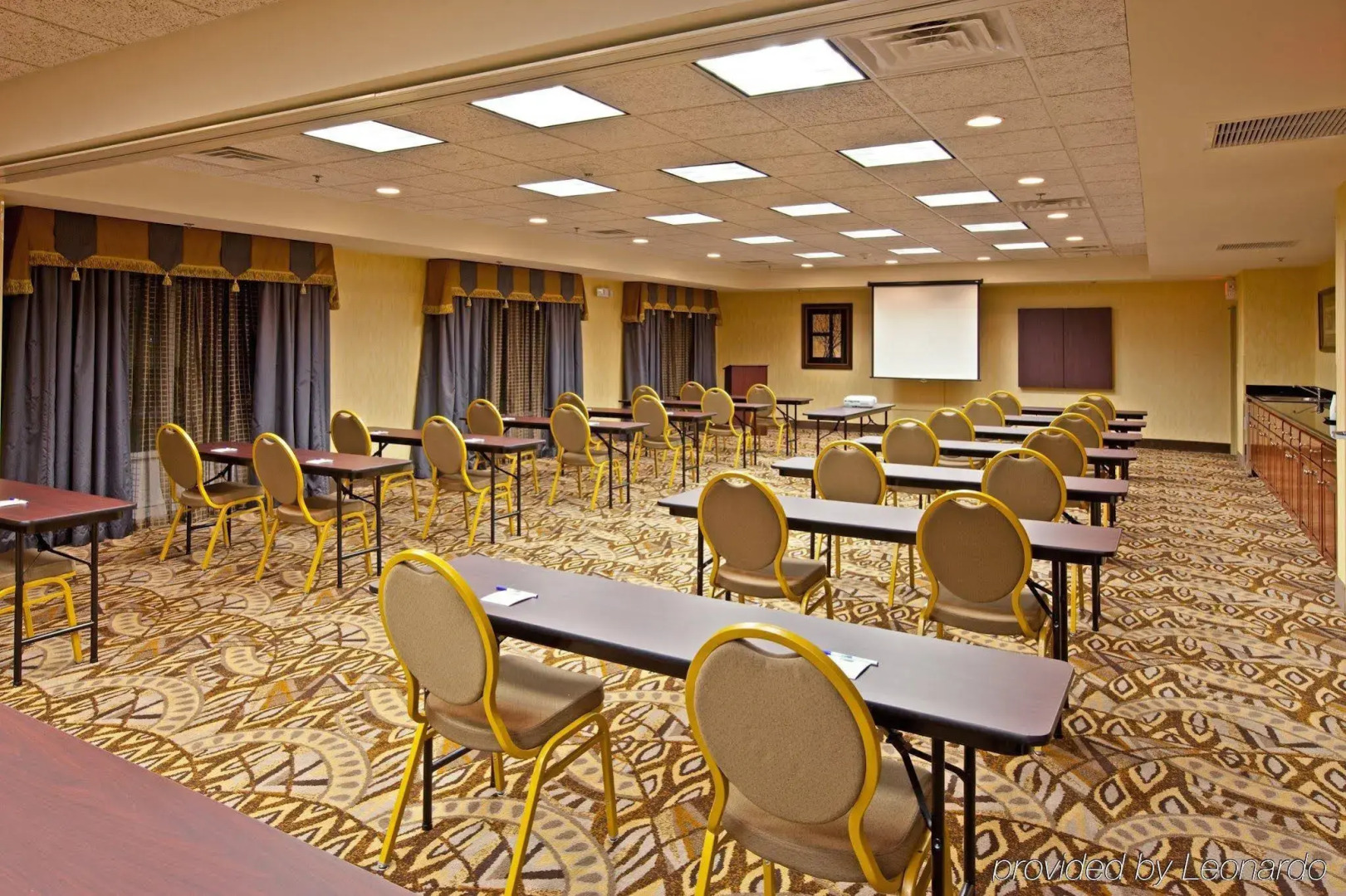 Holiday Inn Express & Suites Lexington Dtwn Area-Keenland by IHG