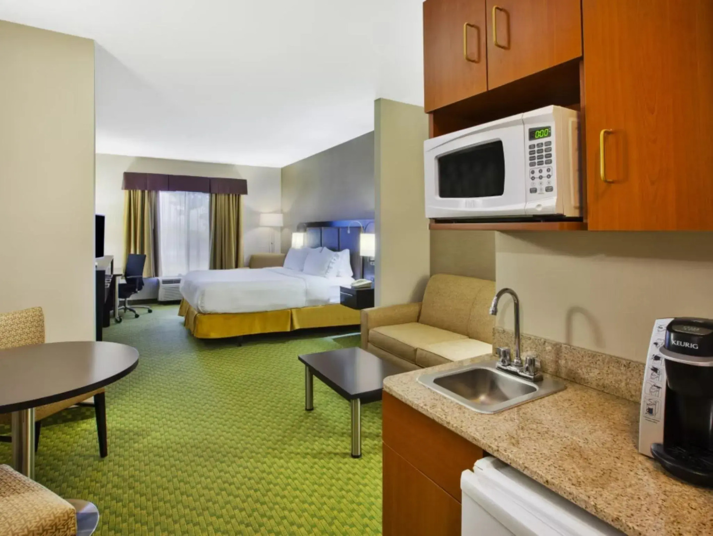 Holiday Inn Express & Suites Montpelier by IHG