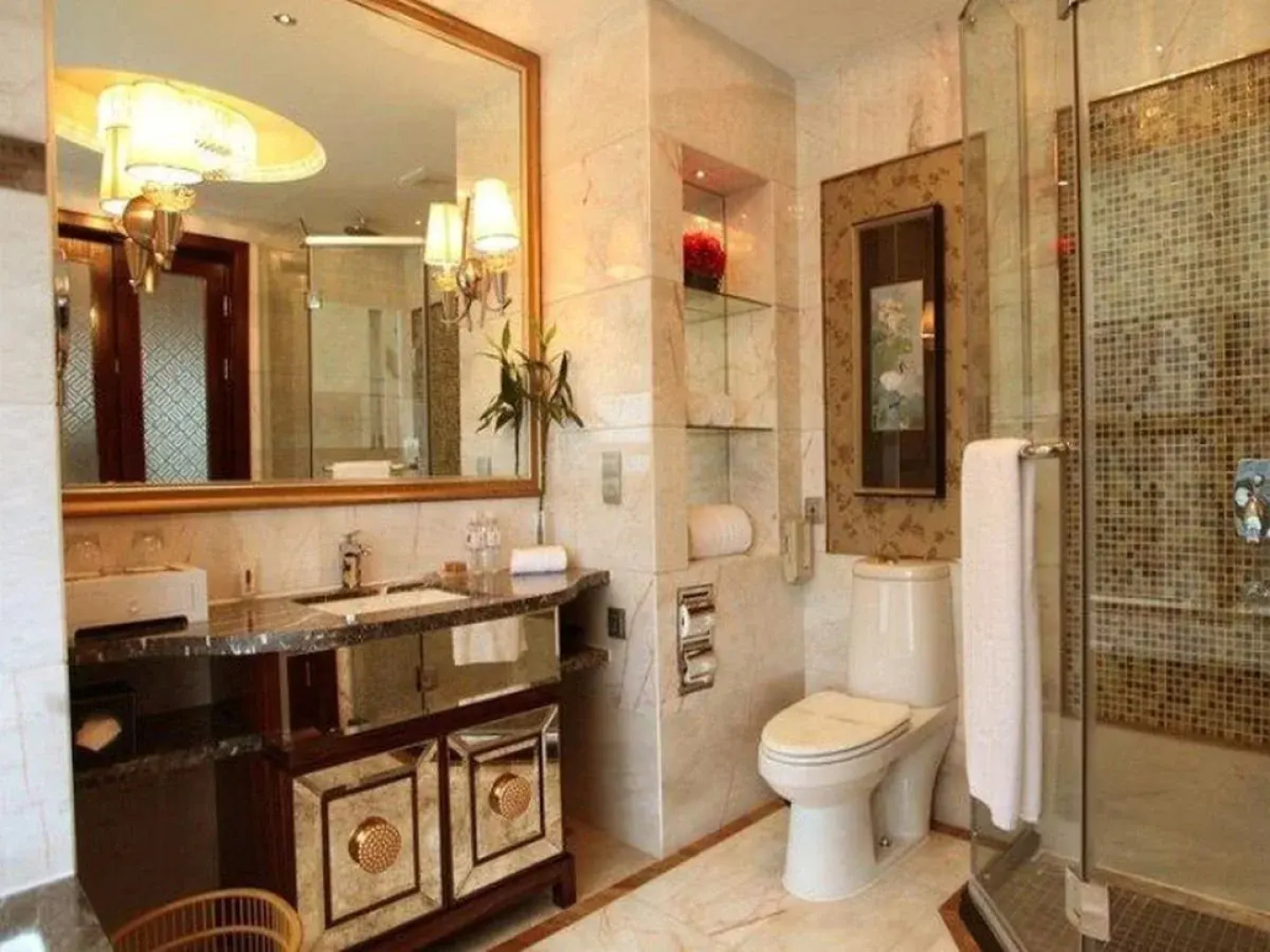 Fortune International Hotel