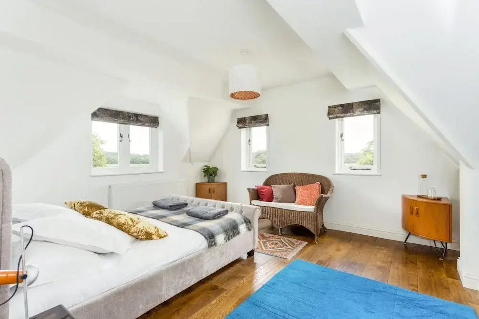 Spacious & Stylish Cotswold Family home