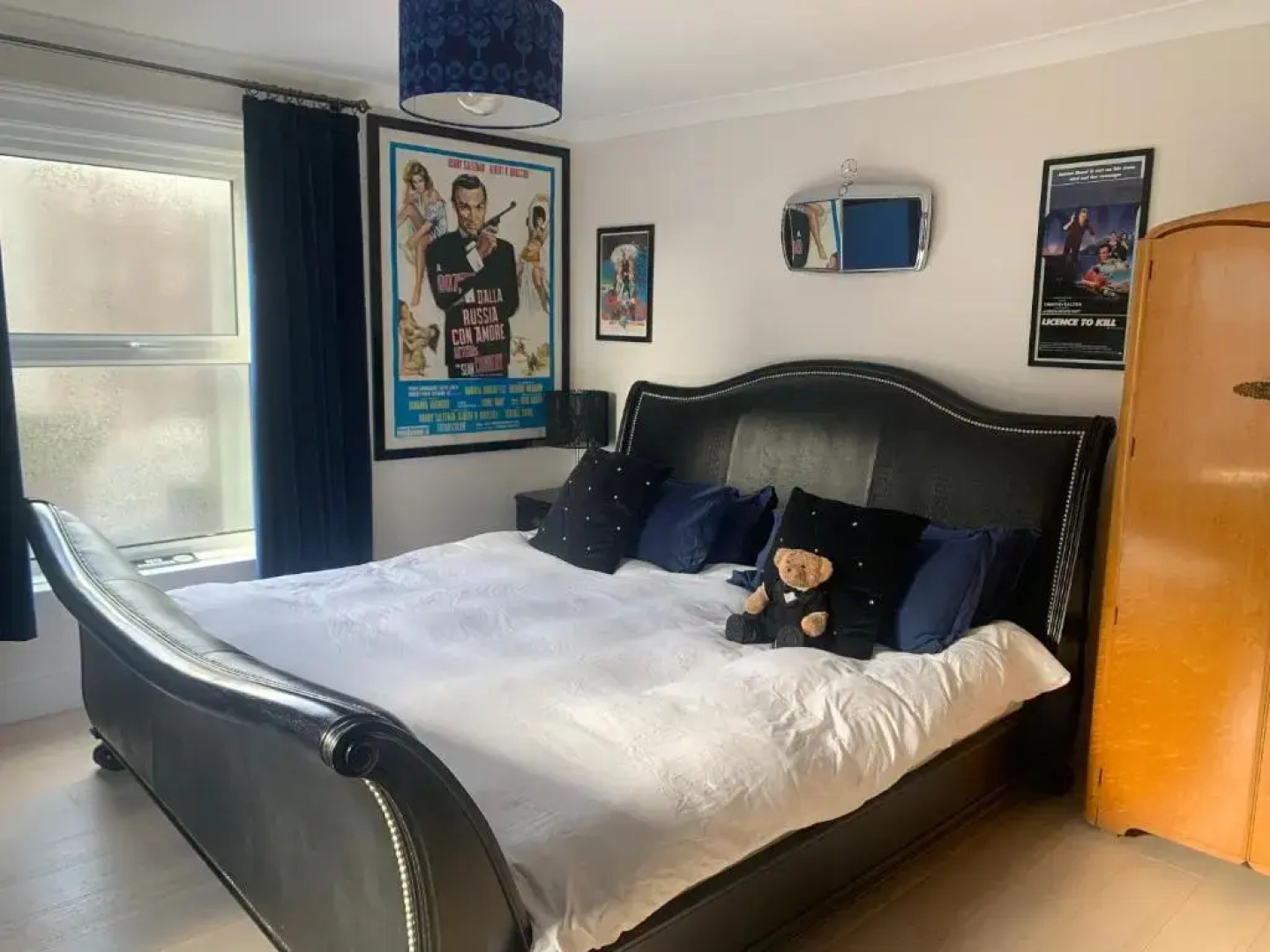 Southsea Royale Studio, James Bond, Parking, Seafront