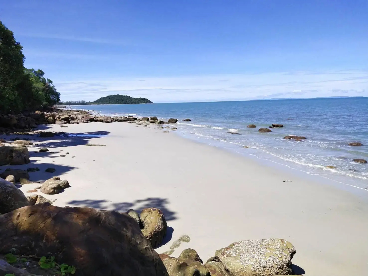 Golden Cliff Beach Resort (SHA Extra Plus)