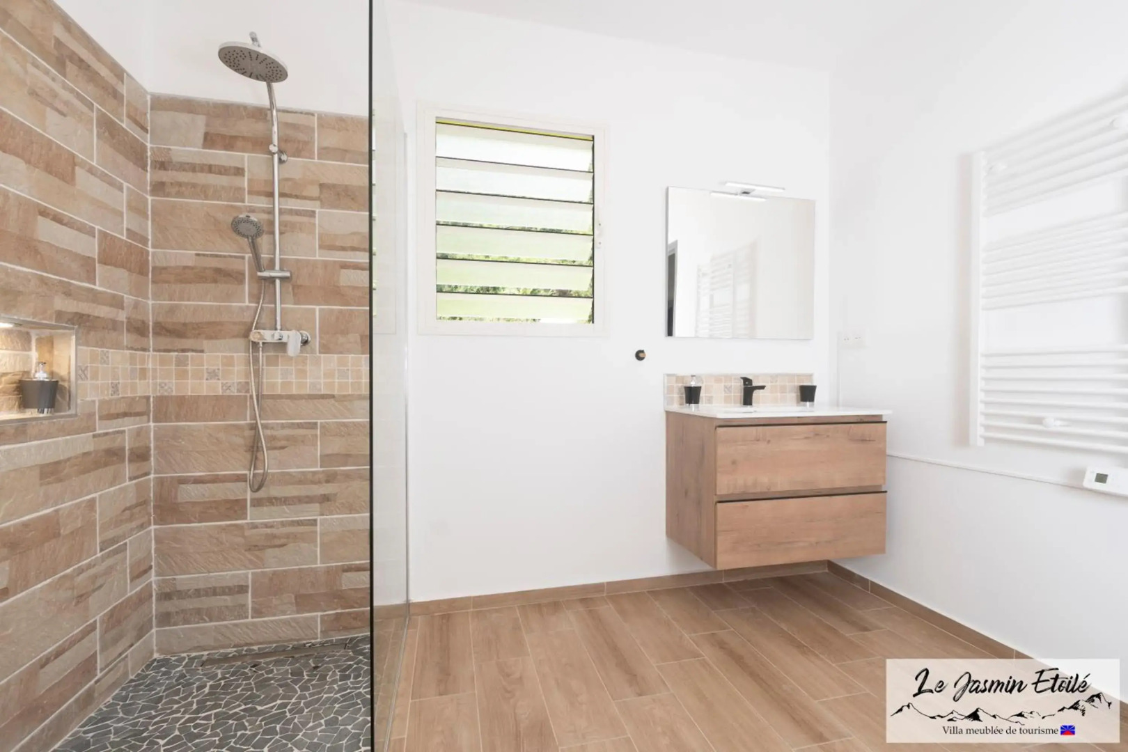 Meublé de tourisme " Le Jasmin Étoilé"- Hell-Bourg - SALAZIE