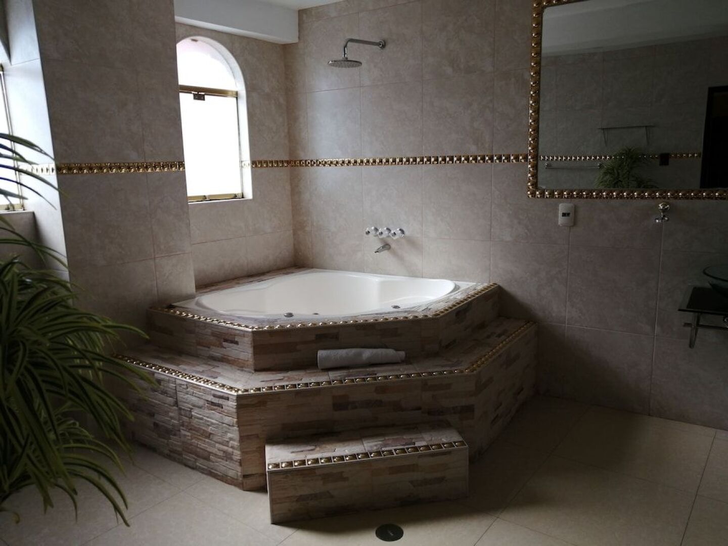 Terra Mistica Ciudad Del Lago Hotel