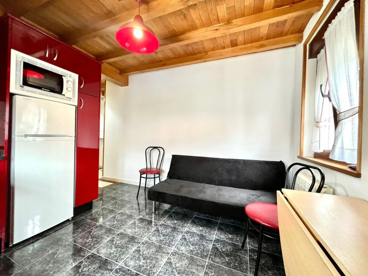 Preciosa casa con,Wifi, BBQ y terraza en Cadavedo