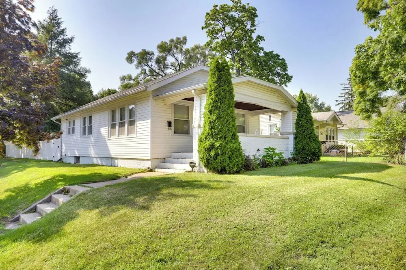 Lovely Home in South Bend: Walk to Notre Dame!