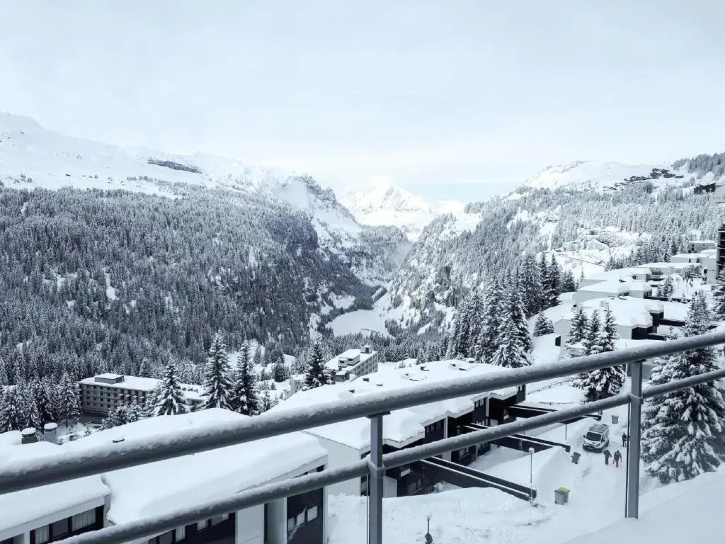 Penthouse 3-bedroom apartment, mountain views, large terrasse, piste access