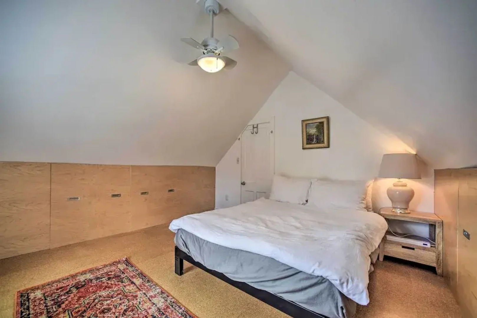 Charming Cottage w/ Yard - 2 Mi to Tinker St!