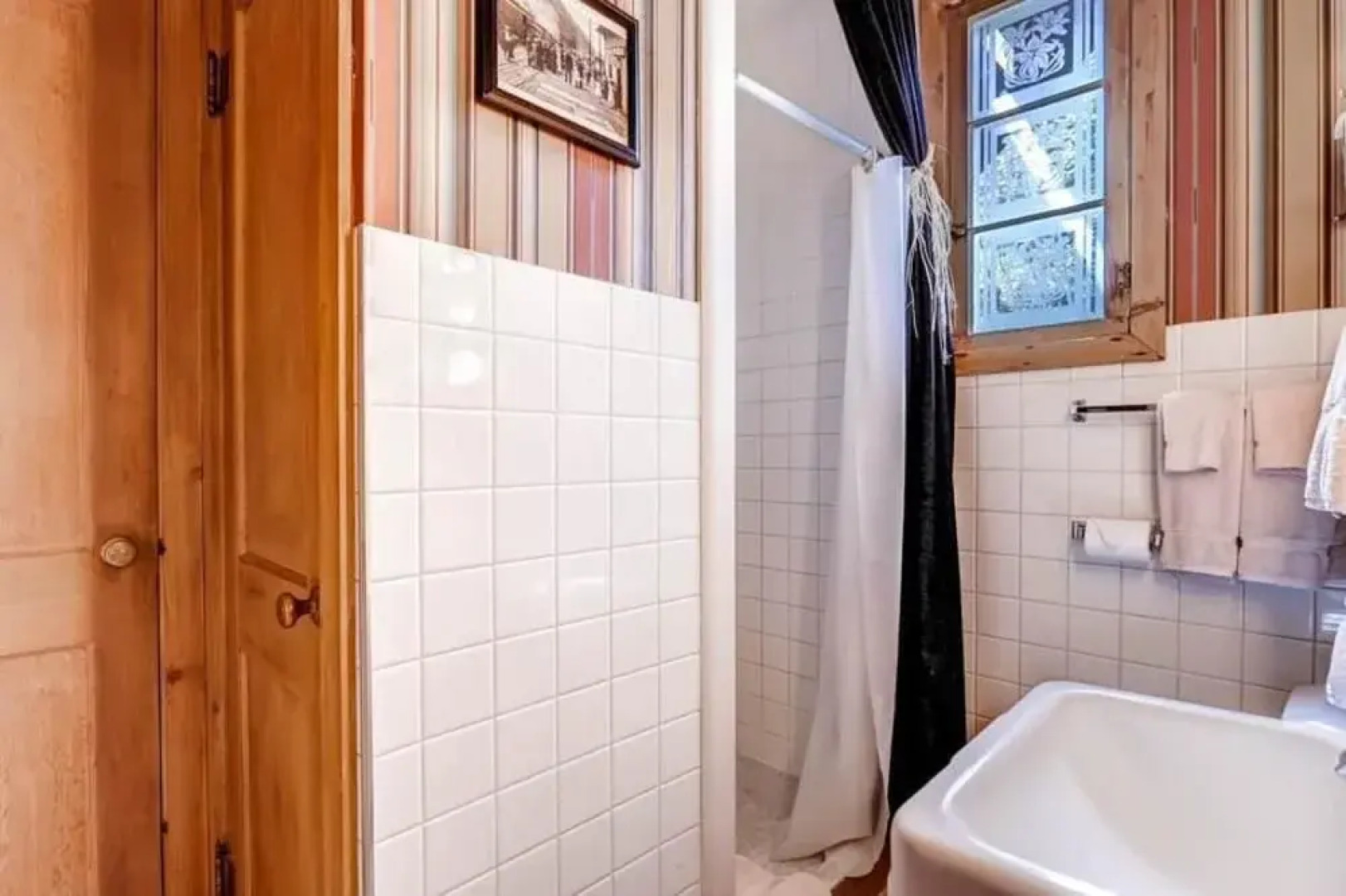 Barbee Cottage Downtown Private Home by McCartney