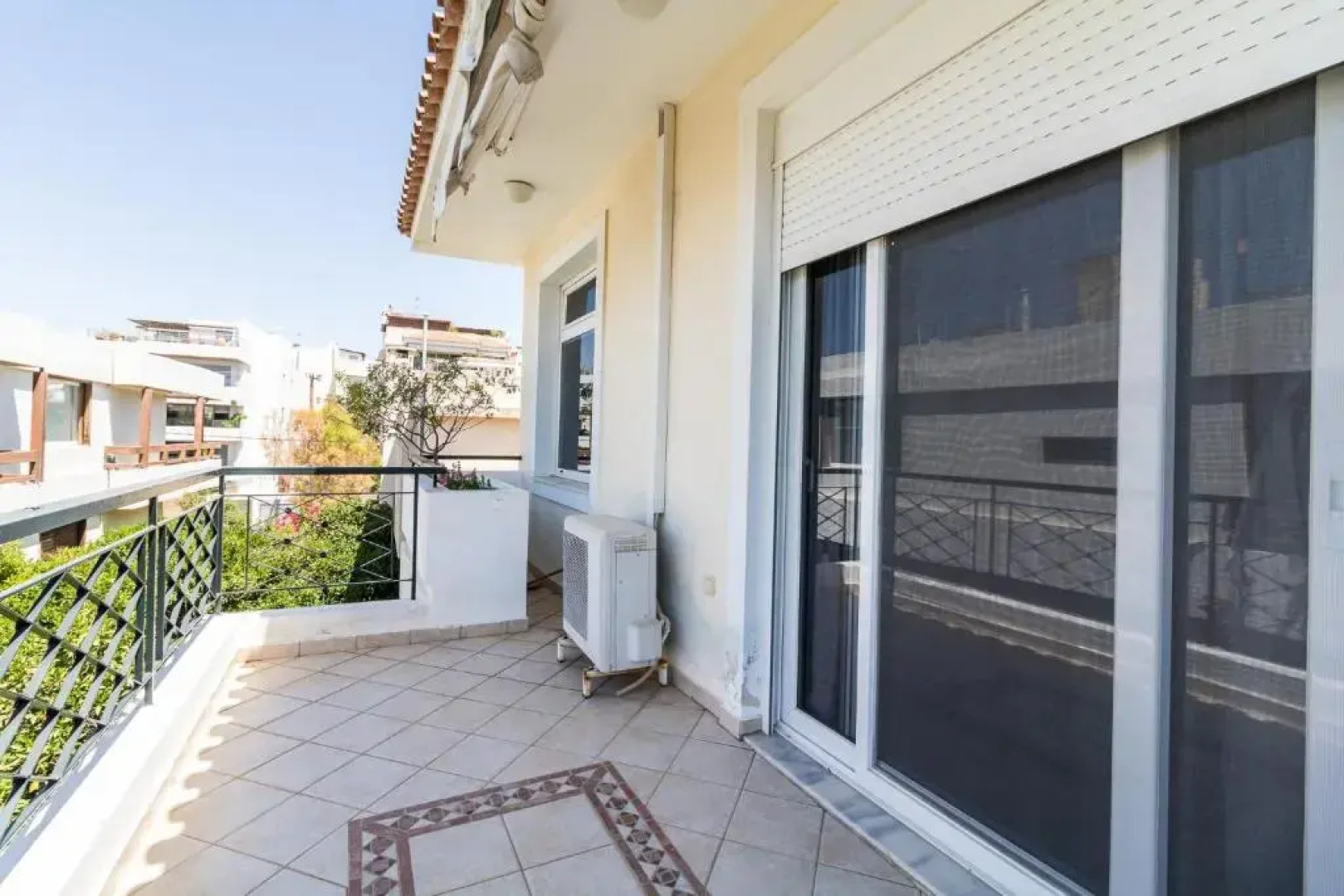 4 bdr Villa with Private Pool in Glyfada