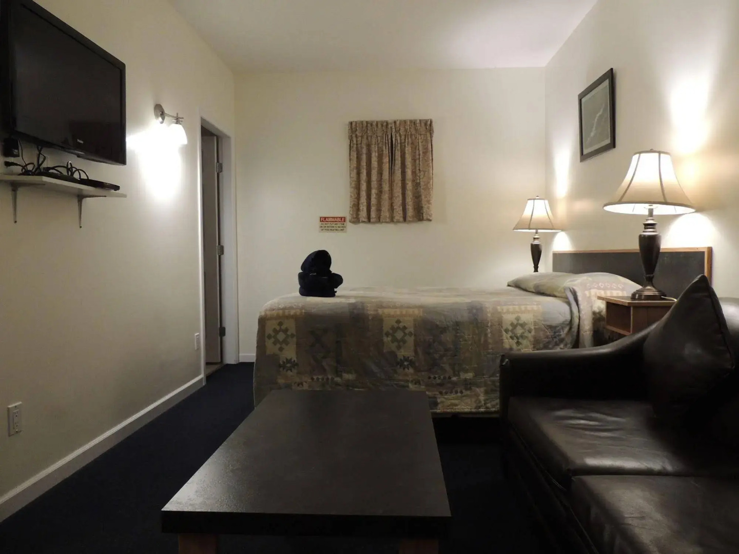 100 Mile Motel & RV Park