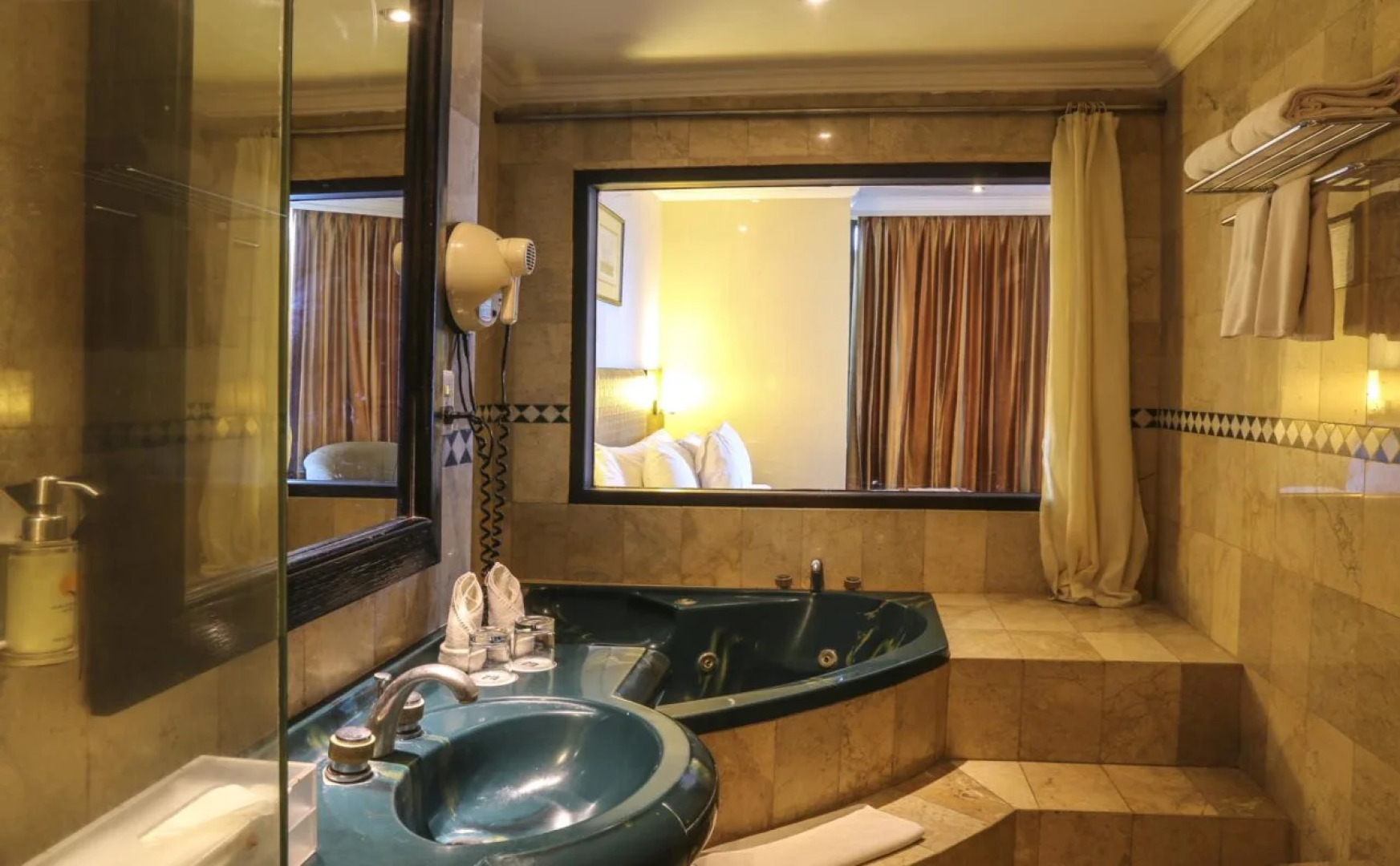 Almadera Hotel Makassar