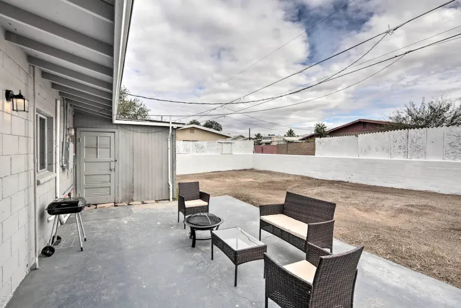 Centrally Located Gem With Laughlin Strip Views!