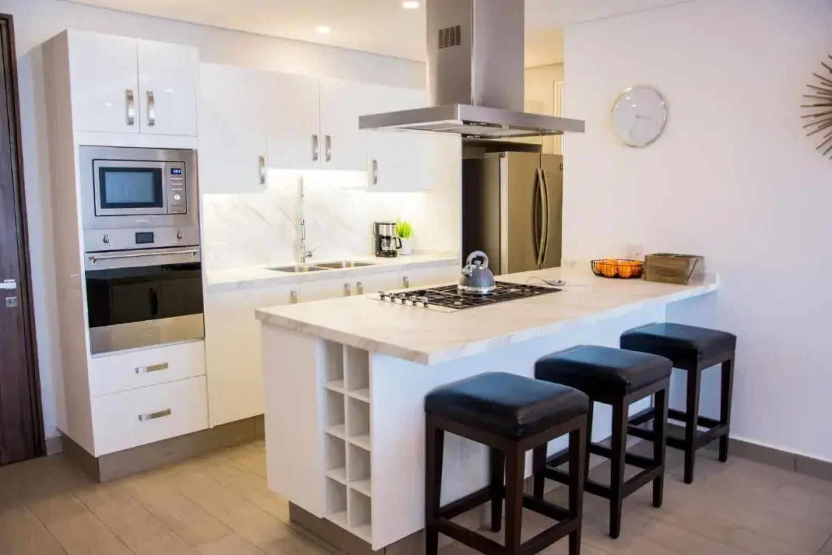 Real View Towers E208 by Casago