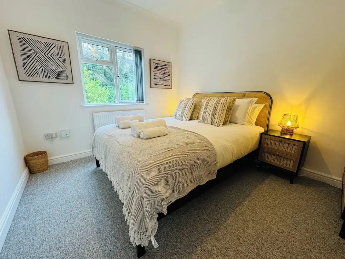 Spacious One Bed Apt With Scenic Views