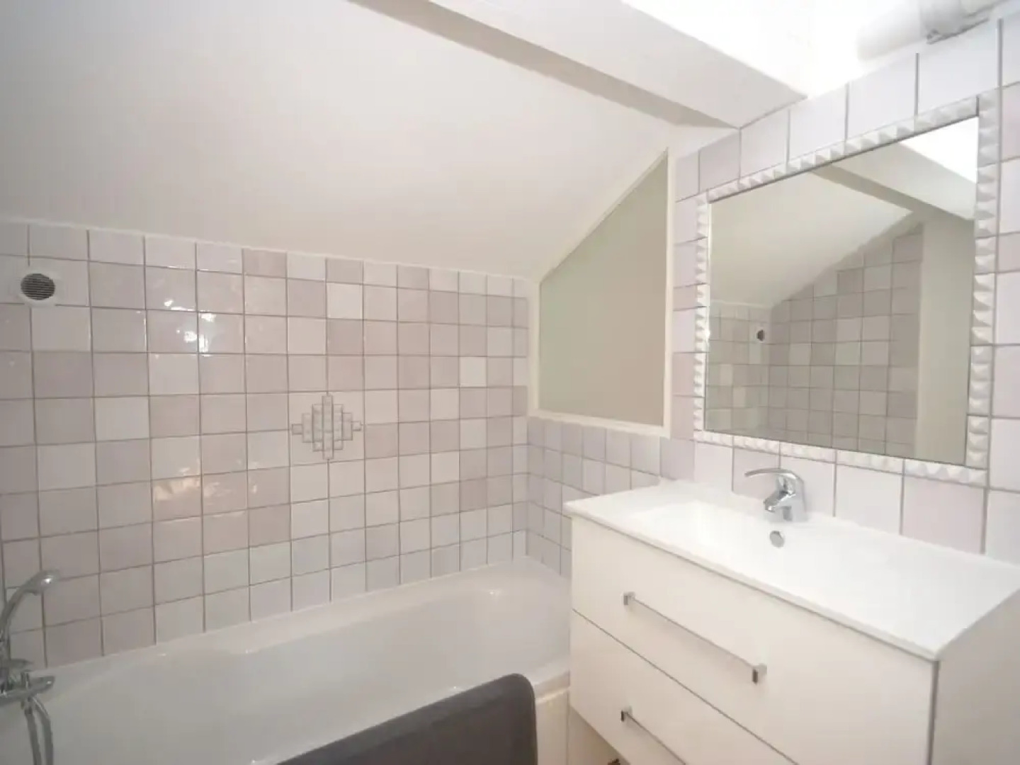 Lavish Holiday Home in Saint-Tropez near Beach