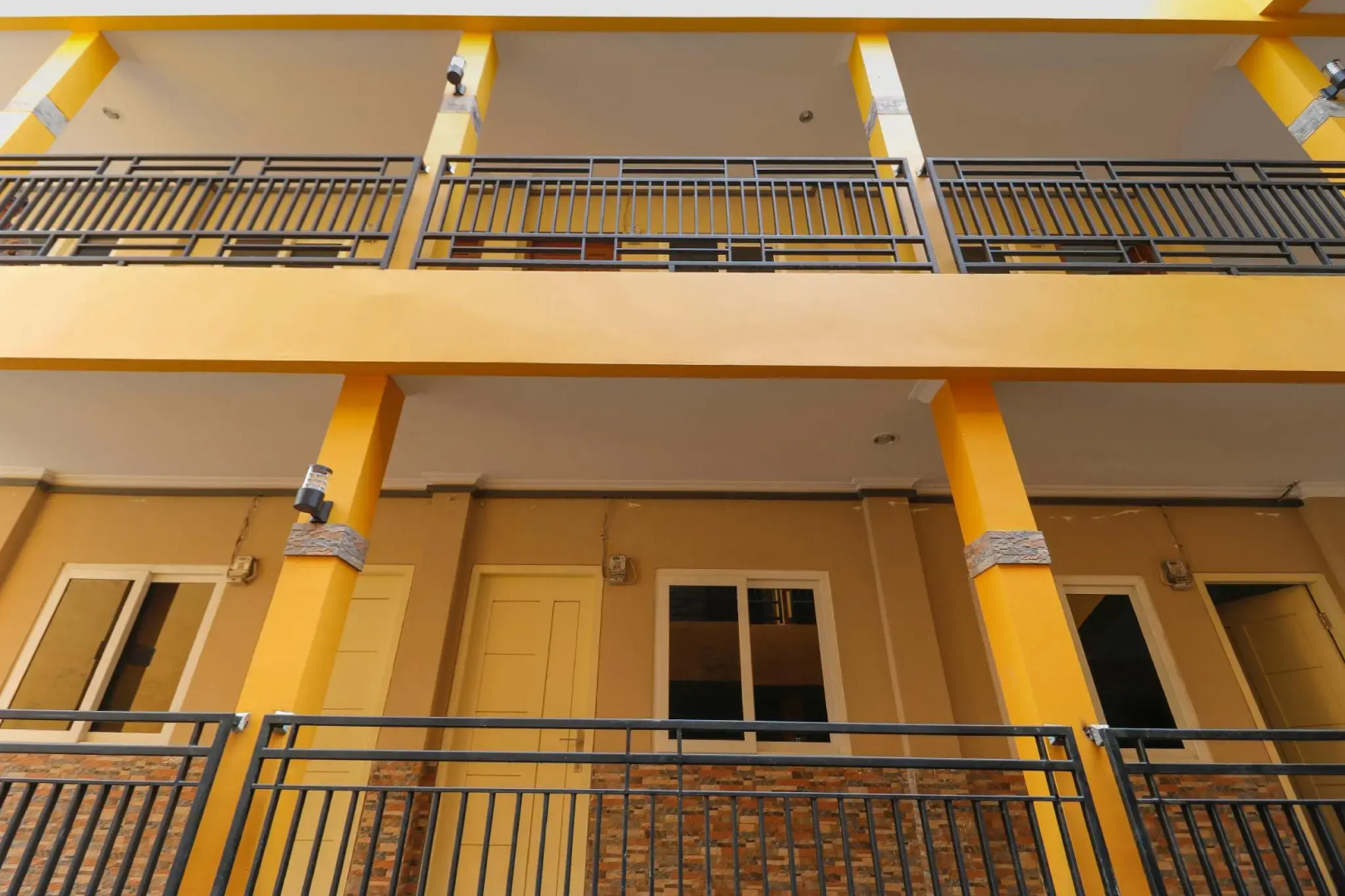 RedDoorz Plus near Palembang Square Mall