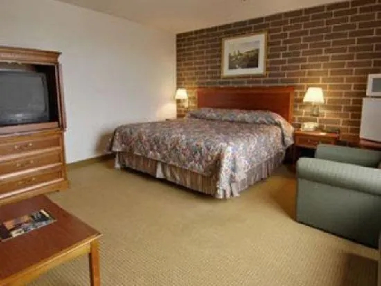 Ramada Waterloo Hotel and Convention Center