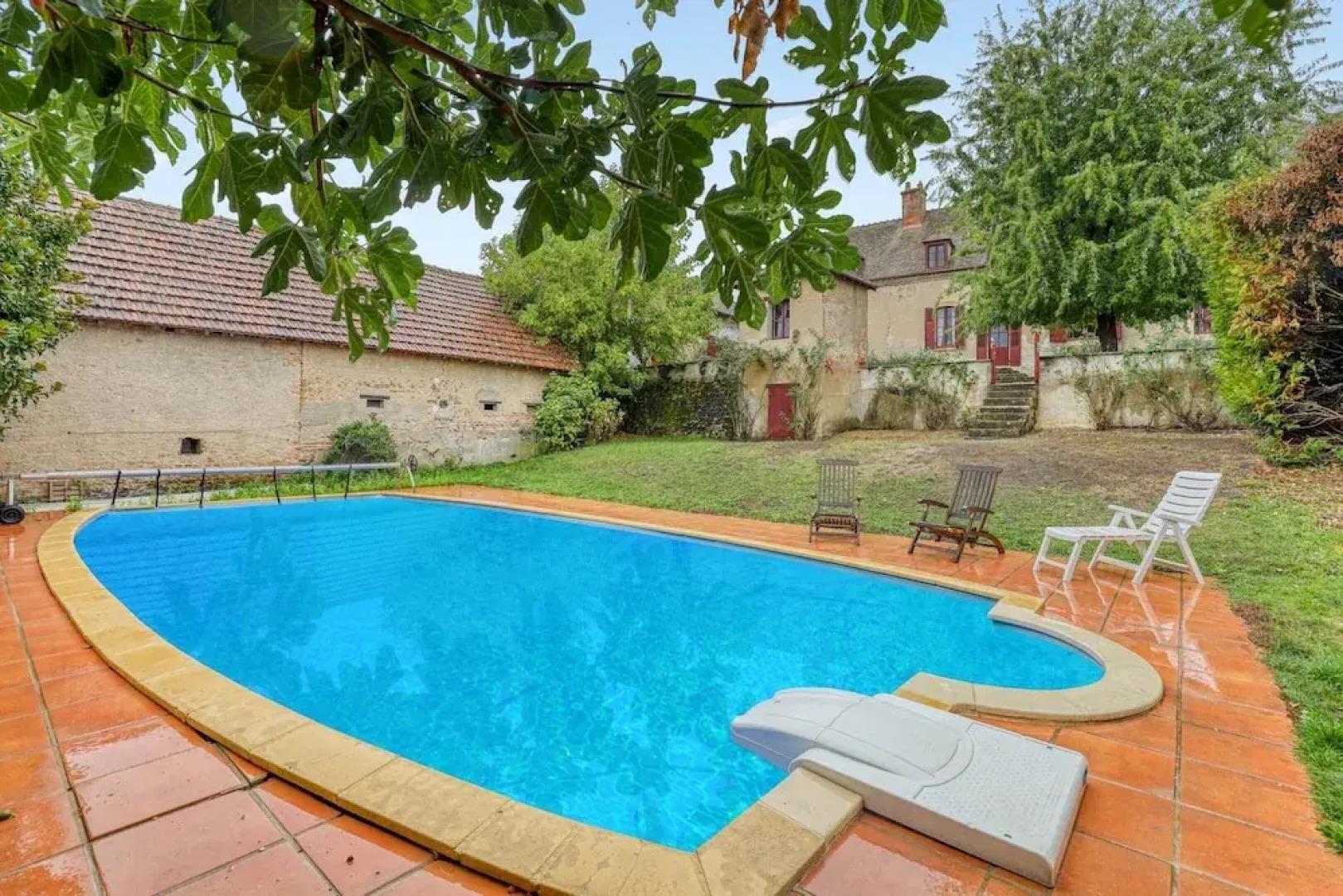 Villa With 4 Bedrooms in Lucenay-lès-aix, With Private Pool, Enclosed