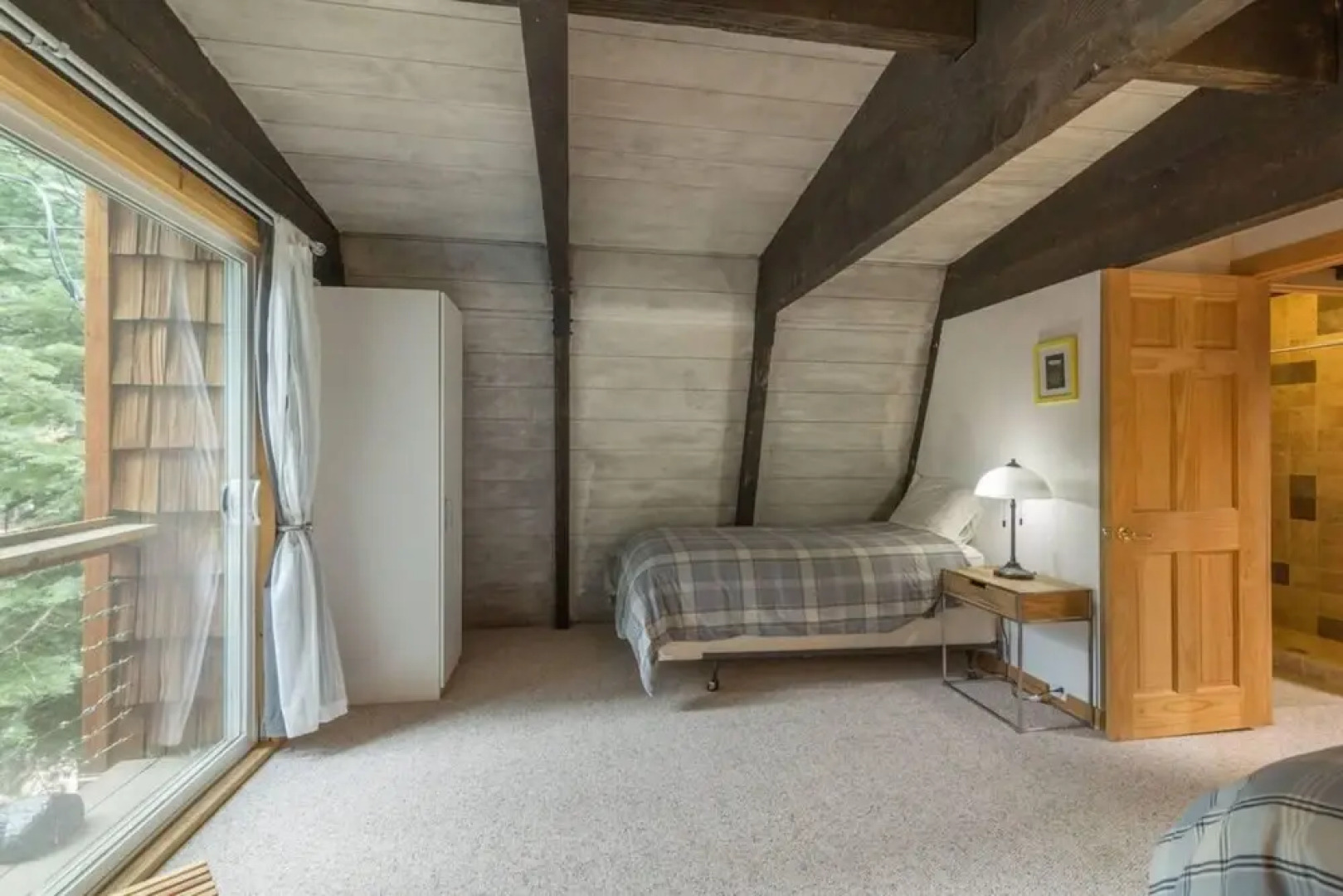 High Pines Hideaway by Avantstay - Newly Remodeled in Tahoe Donner With Hot Tub!