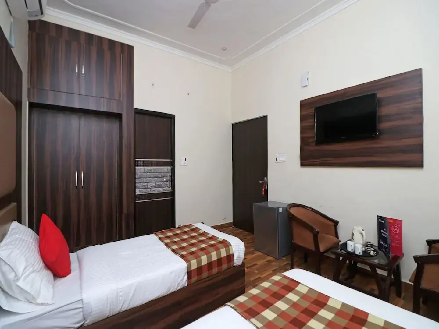OYO 12126 Hotel Shagun Residency