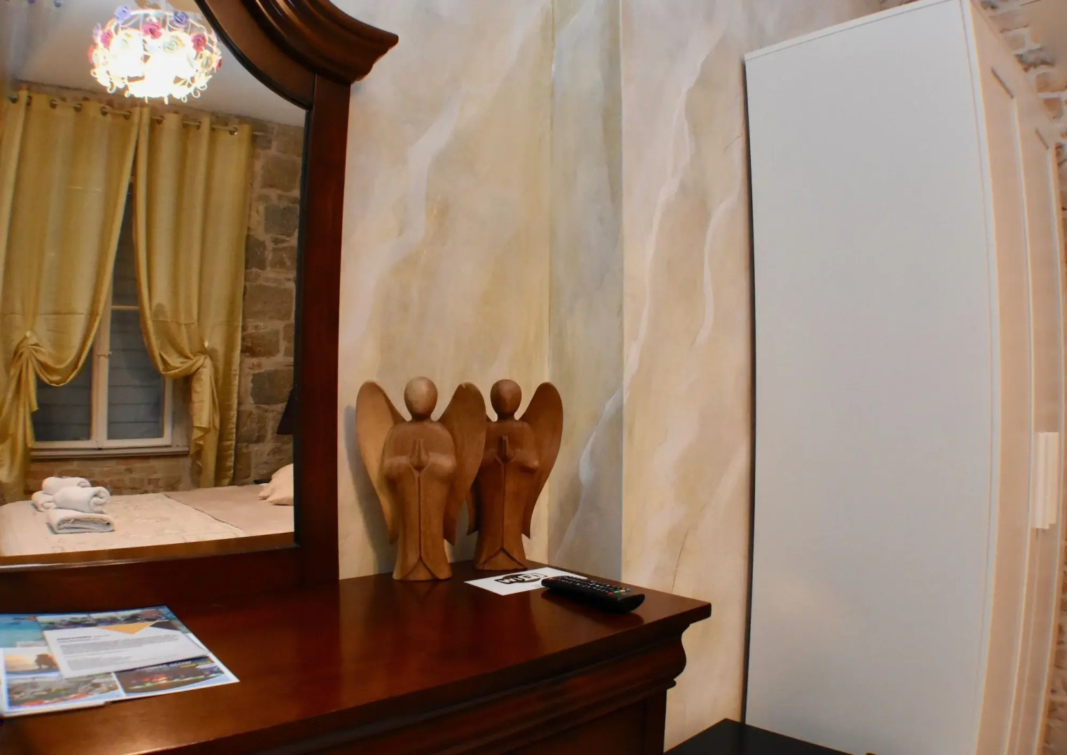 PIETRA ROSSA Luxury Rooms